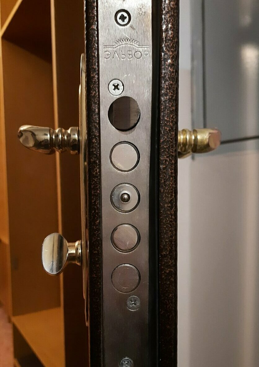 Замена дверного замка "Эльбор" Замена дверного замка "Эльбор"