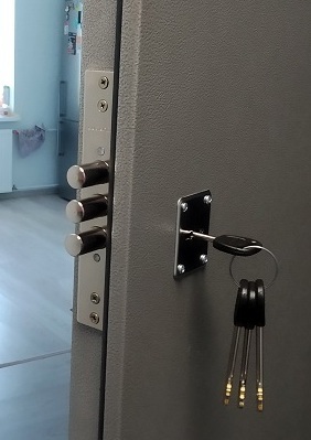 Установка дополнительных замков Установка дополнительных замков