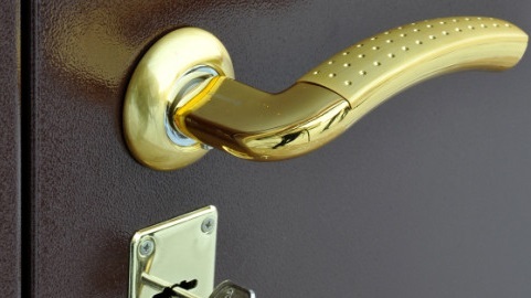 <span style="font-weight: bold;">ремонт дверных ручек </span><br>